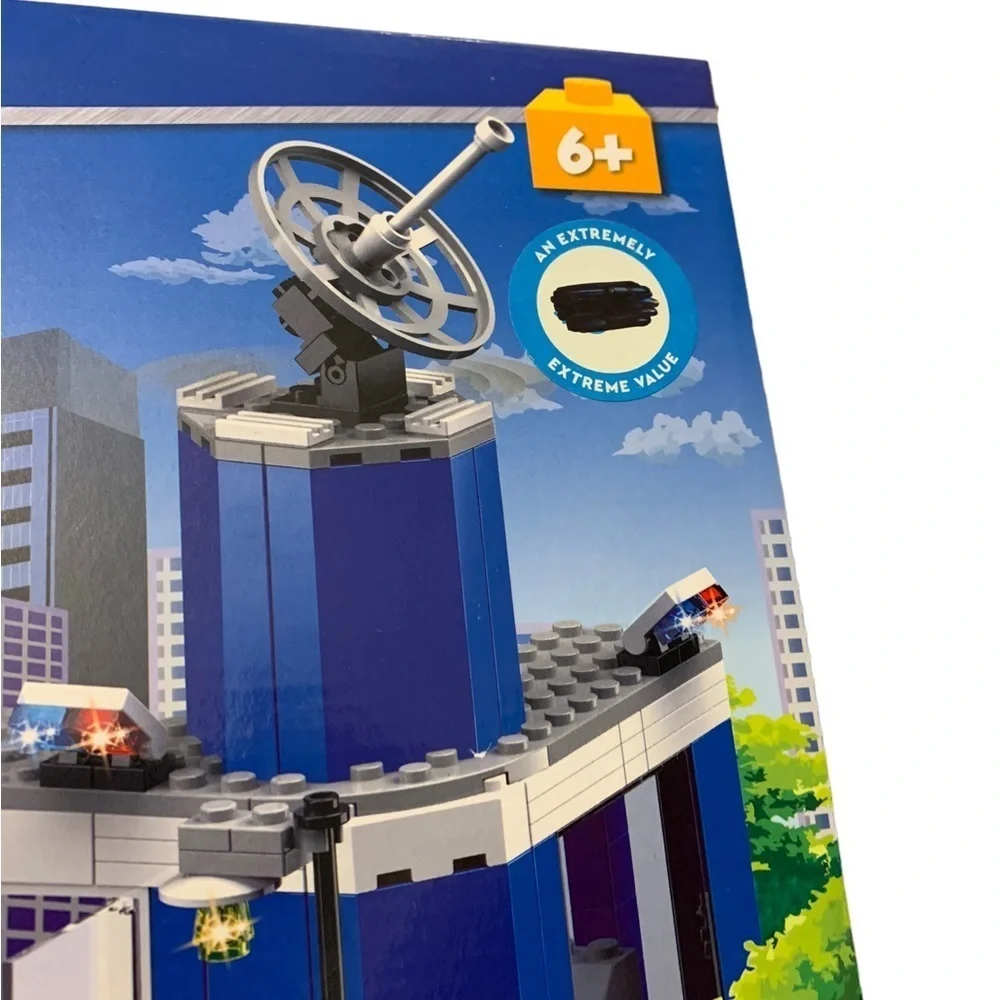 Build Me Up Police Station 201-Piece Building Set Ages 6+ New In Box Lego